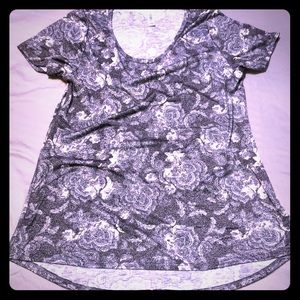 ⭐️ Lularoe Classic T